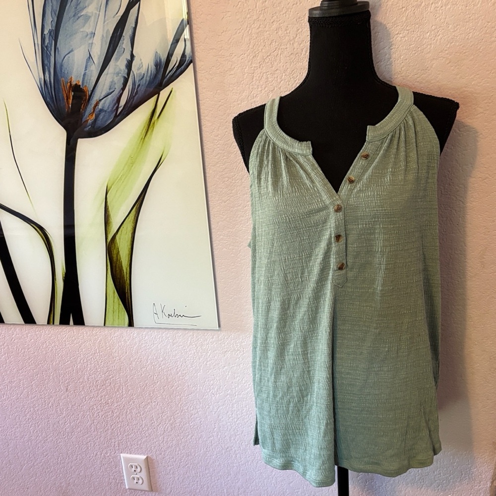 Cable & Gauge Sage Green Button-Front Tank